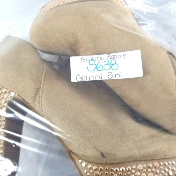 Gianni Bini Tan Suede Embellished Chunk Heels Size 10.  S638 - Picture 9 of 9